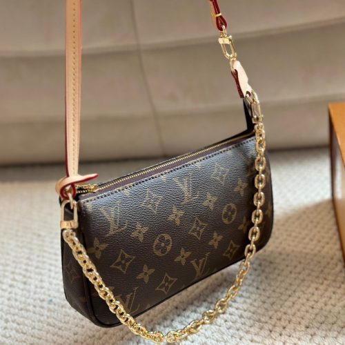 Louis Vuitton M40712 Pochette Accessoires photo review