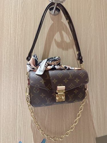 Louis Vuitton M46279 Pochette Métis East West photo review